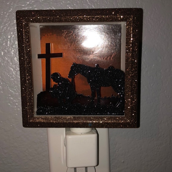 Light - Picture 1 of 2